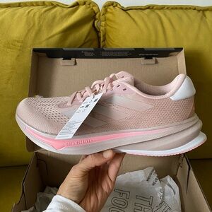 Supernova Rise Running Shoes, W 8.5, NWT